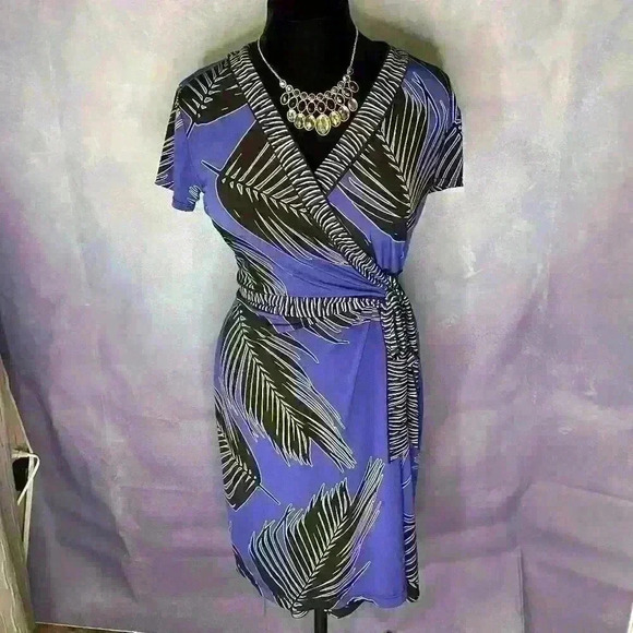Alfani Wrap Dress Size Small Blue Black Leaf V-Neck Short Sleeve - Picture 4 of 9